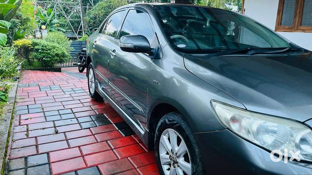 Toyota Corolla Altis 2009-10 Petrol Well Maintained