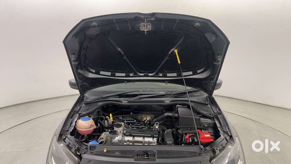 Volkswagen Polo Petrol Highline 1.2l, 2015, Petrol