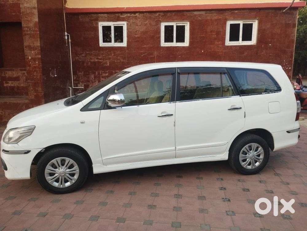 Toyota Innova 2.5 G (diesel) 8 Seater, 2014, Diesel