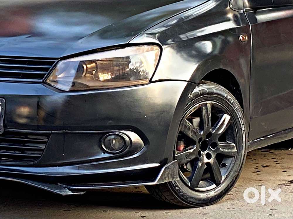 Volkswagen Vento 1.2 Highline Plus At 16 Alloy, 2011, Petrol