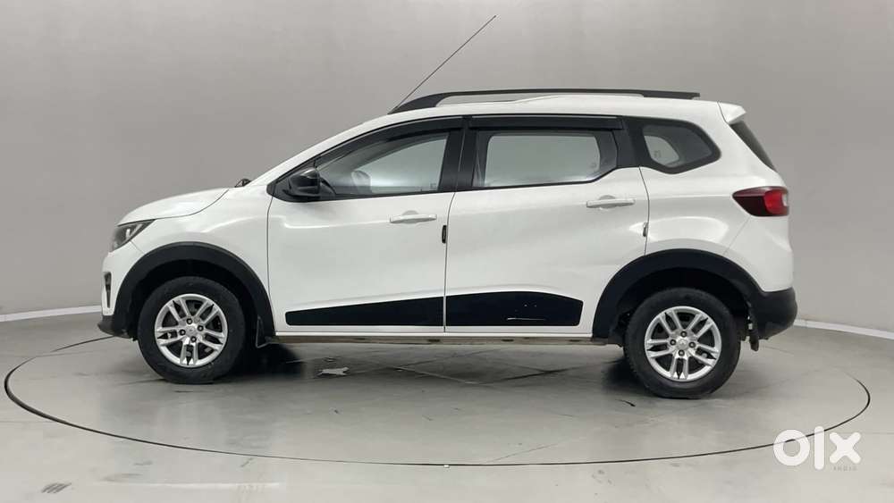 Renault Triber Rxt, 2022, Petrol