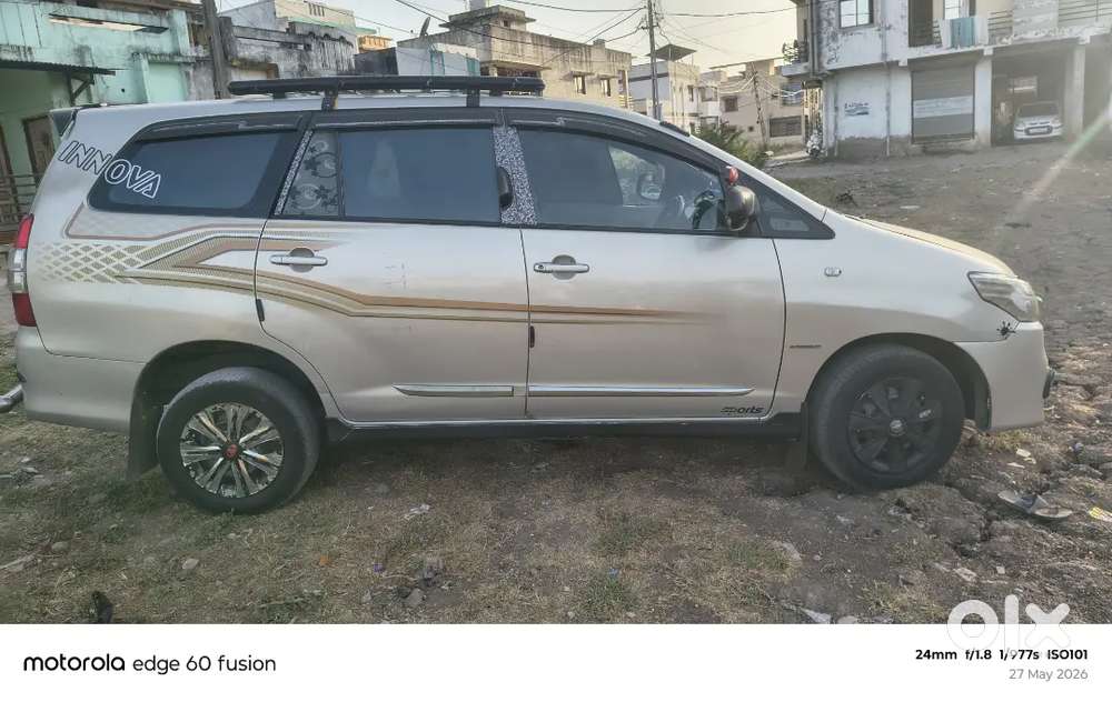 Toyota Innova 2014