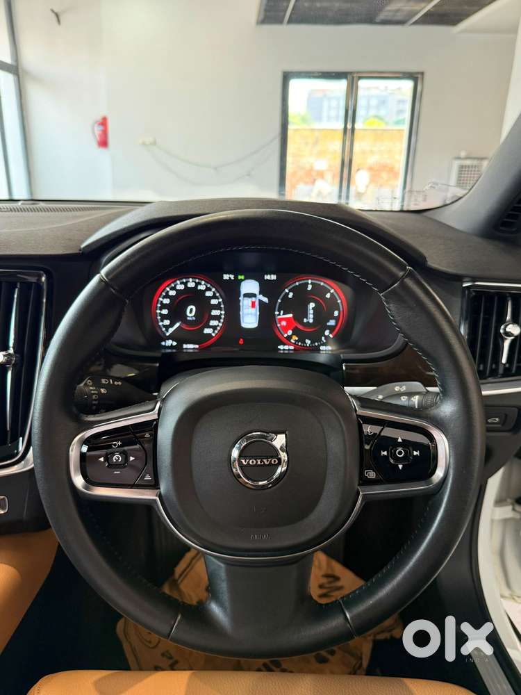Volvo S90 D4 Momentum, 2019, Diesel