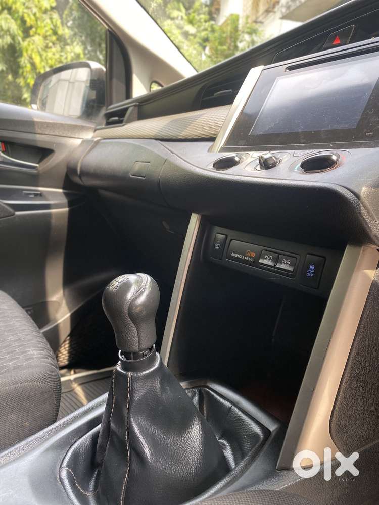 Toyota Innova Crysta 2.4 G Mt 7 Str, 2000, Diesel