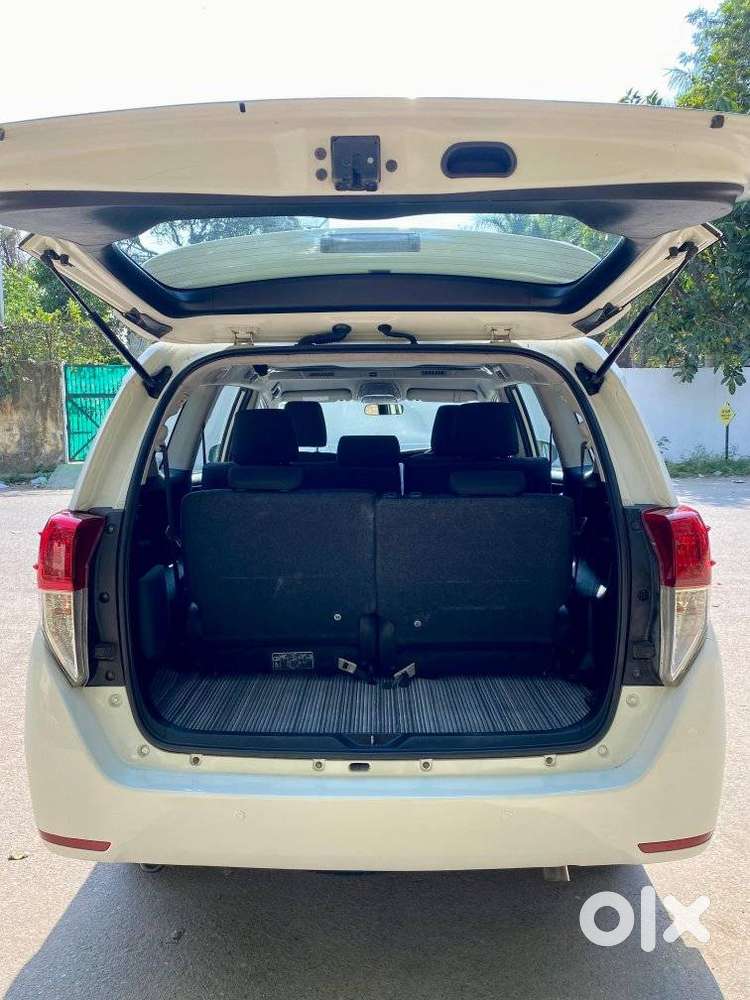 Toyota Innova Crysta 2.4 V 8 Str, 2017, Diesel