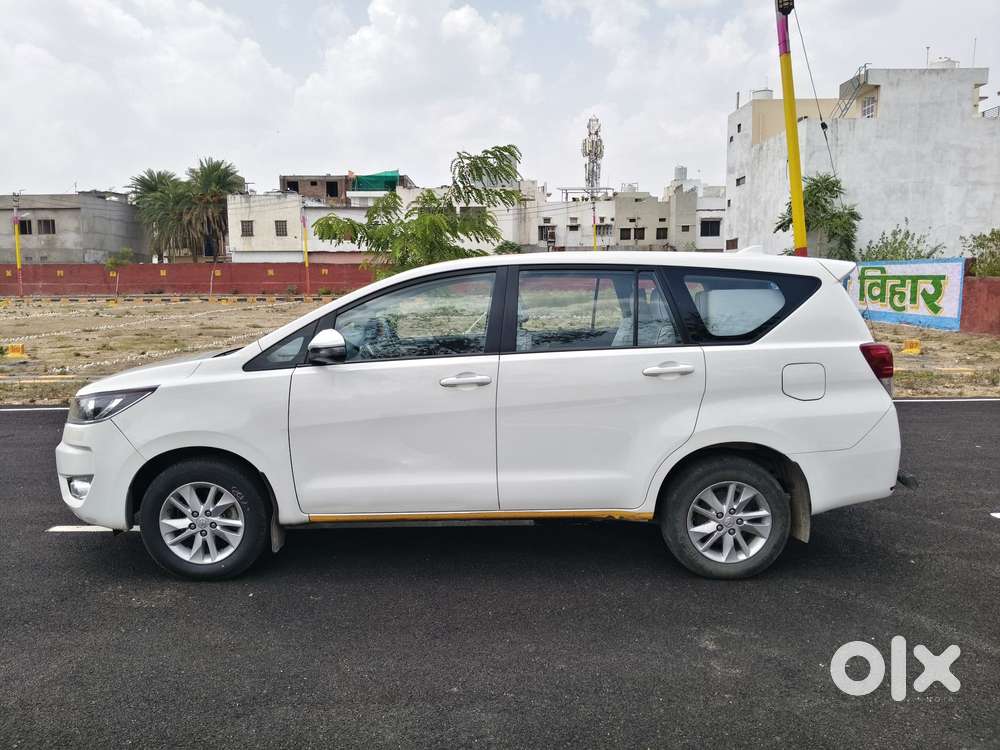 Toyota Innova Crysta 2.4 G Mt 8s, 2023, Diesel