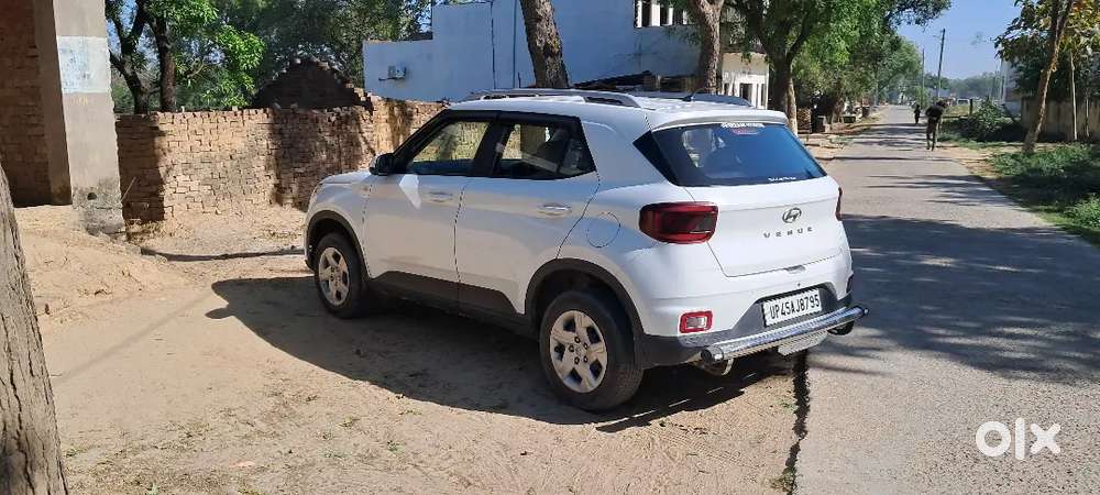 Hyundai Venue 2021 Petrol Well Maintained