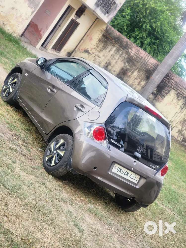 Honda Brio 2012 Petrol Well Maintained