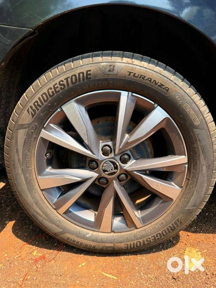 Skoda Slavia 1.0 Tsi Style At, 2022, Petrol