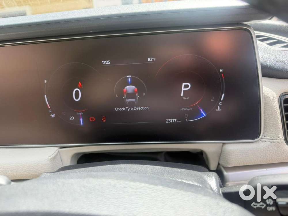 2022 Mahindra Xuv 700 Ax5 Automatic