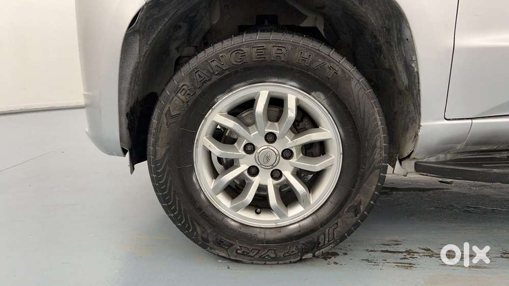 Mahindra Tuv 300 T8, 2016, Diesel