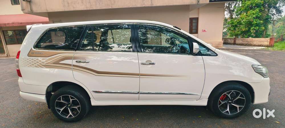 Toyota Innova 2.5 Z Diesel 7 Seater Bs Iv, 2015, Diesel