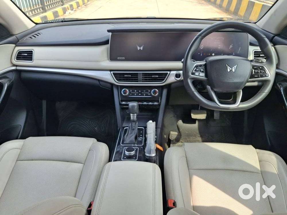 Mahindra Xuv700 2.2 Ax 7 Diesel At Str Awd, 2022, Diesel