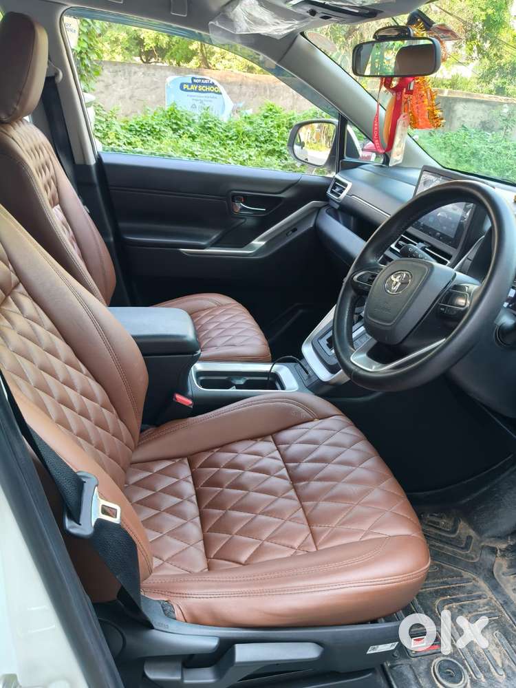 Toyota Innova Hycross 7s Option, 2024, Petrol