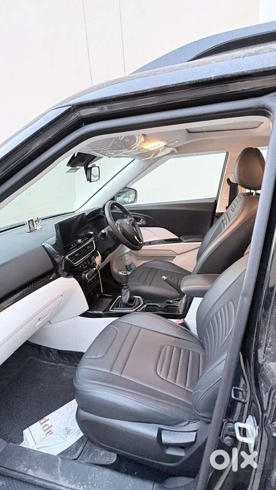 Mahindra Xuv 3xo Petrol 2025