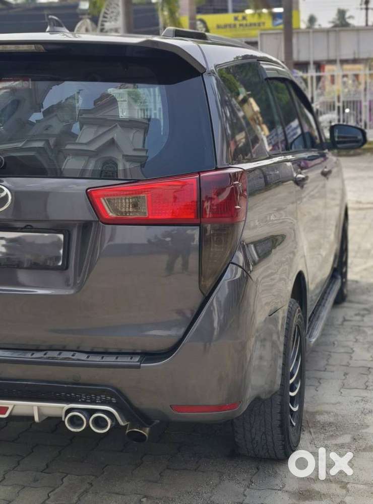 Toyota Innova Crysta 2.4 Gx Mt, 2017, Diesel