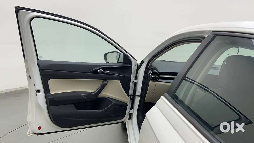 Skoda Slavia Ambition 1.0l Tsi Mt, 2022, Petrol