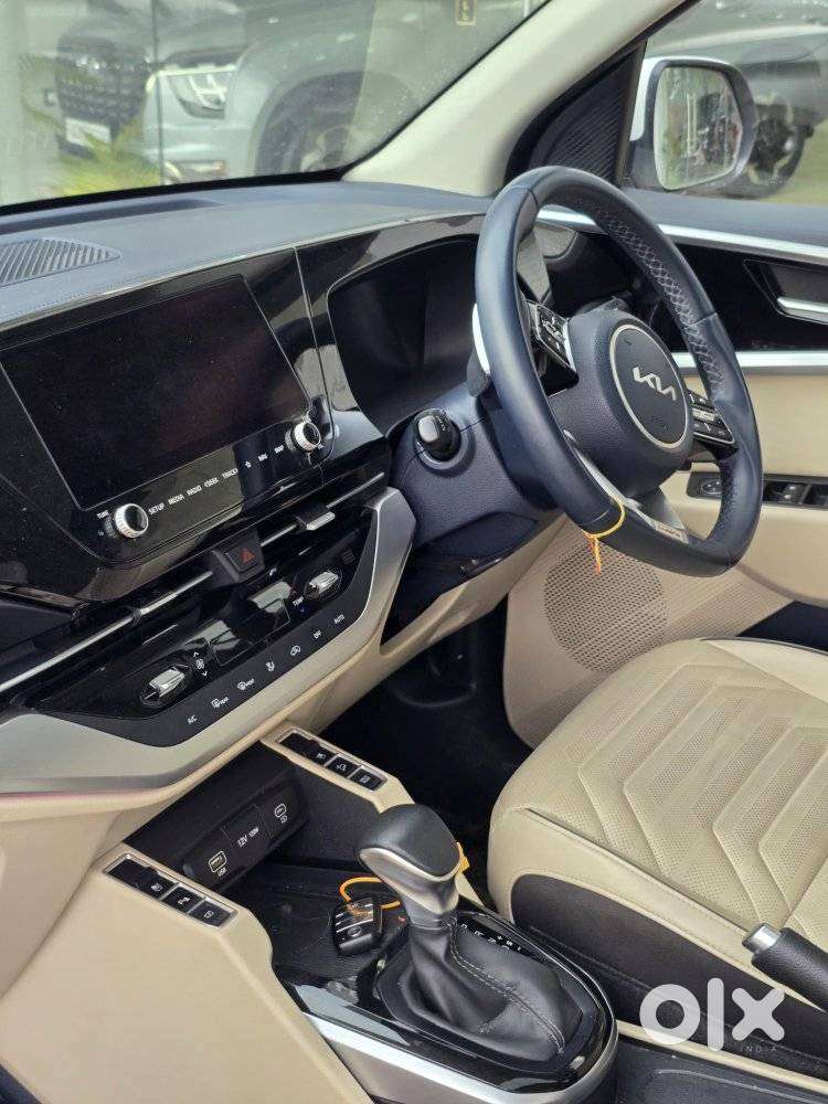 Kia Carens 1.4 Luxury Plus 6 Str, 2022, Petrol