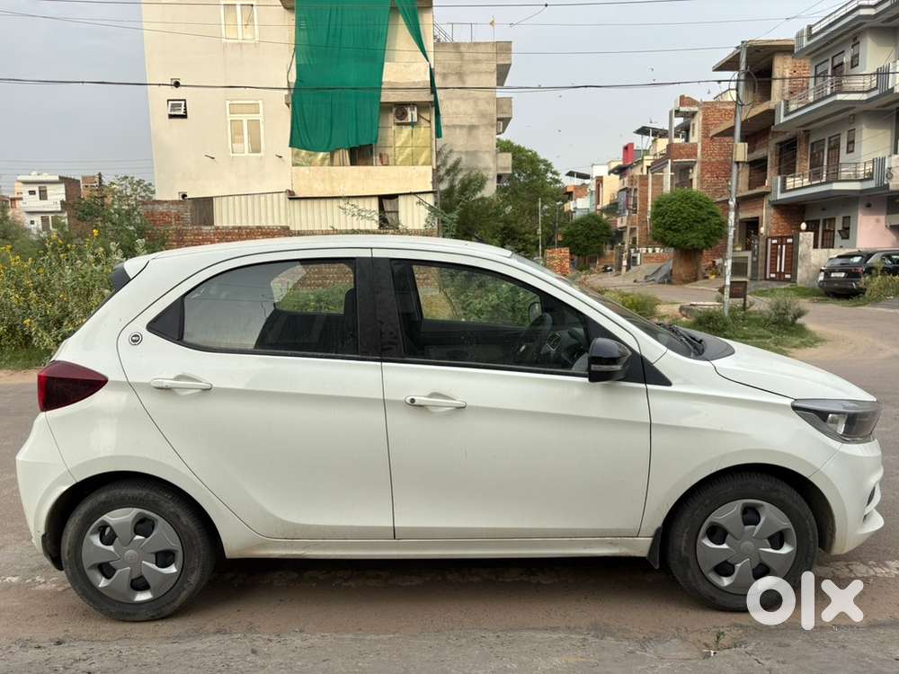 Tata Tiago Petrol 2024