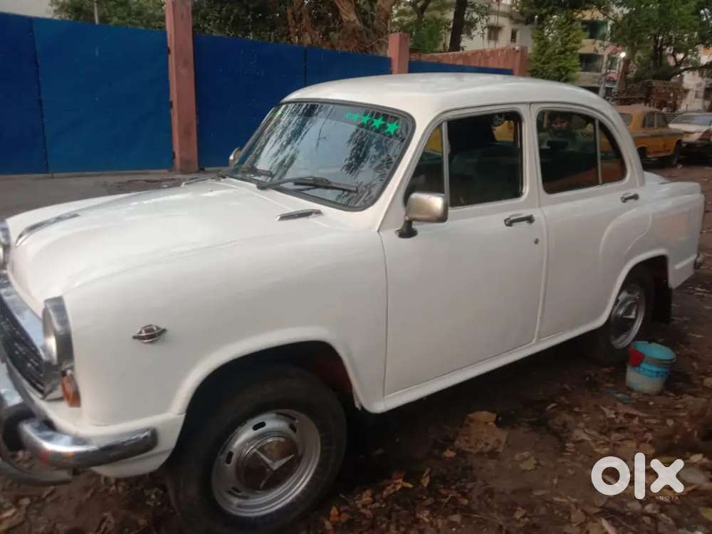 Ambassador Ambassador 2011 Petrol 10000 Km Driven