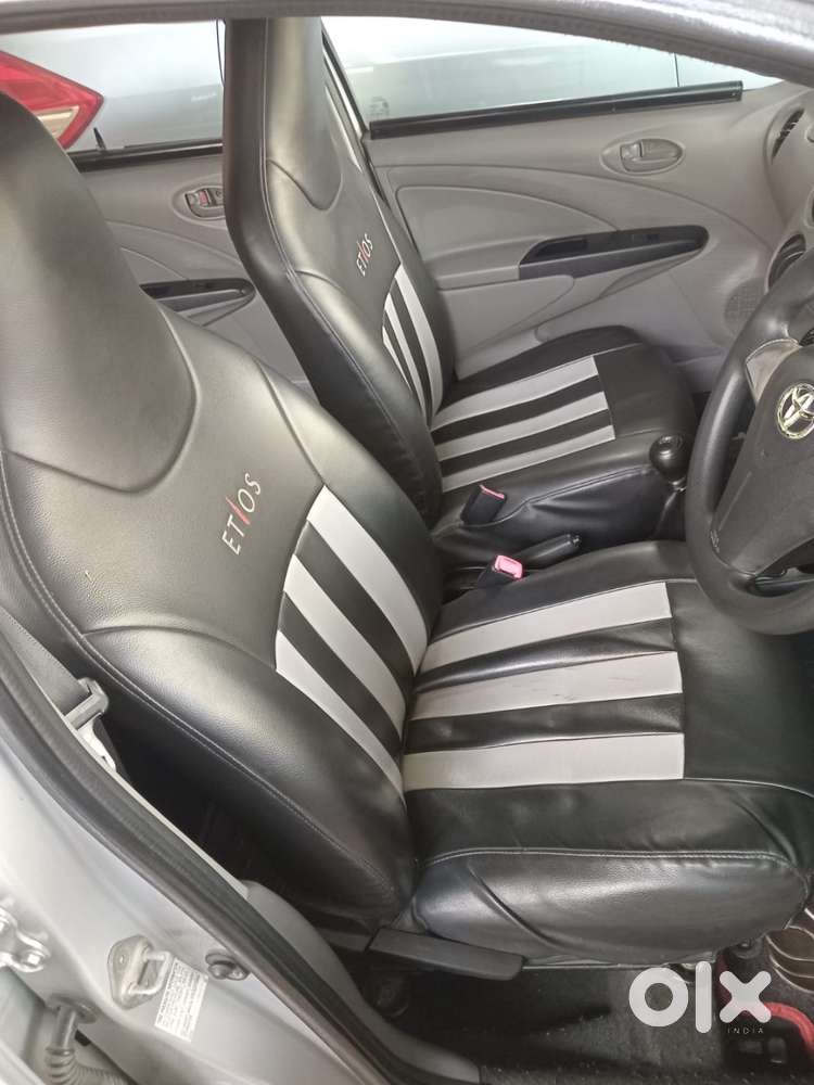 Toyota Etios Liva 2011 Petrol 70000 Km Driven