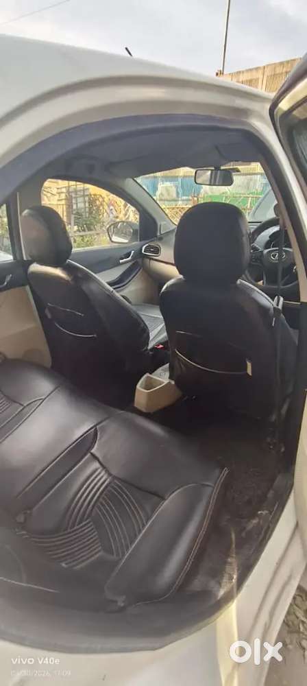 बर्रा 8 Ramgopal Chauraha Kanpur Nagar