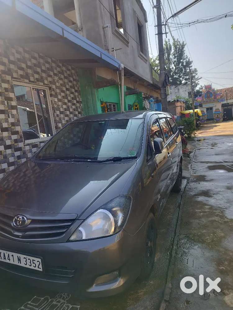 Toyota Innova 2010 Diesel Well Maintained