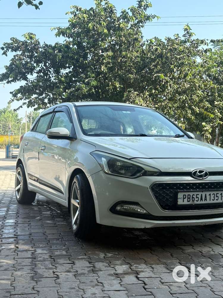 Hyundai I20 2015 Diesel 100000 Km Driven