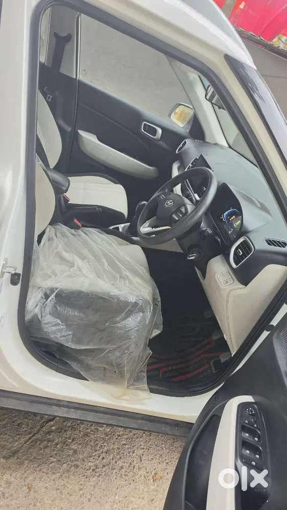 Hyundai Venue Petrol 2024