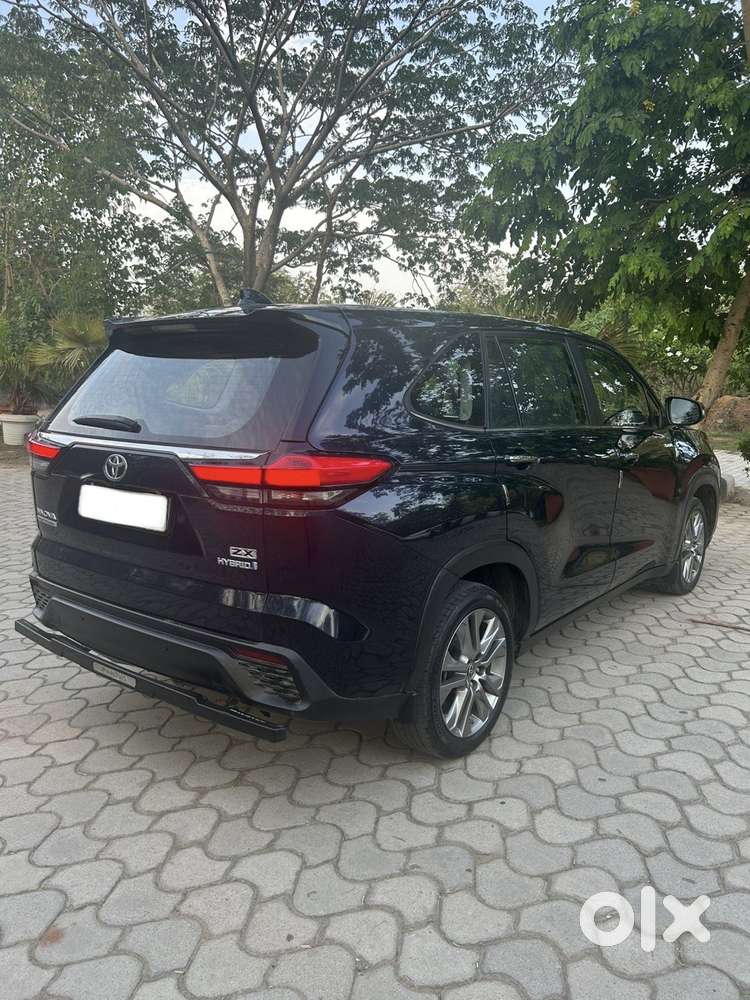 Toyota Innova Hycross 2.0 Zx (o) Hybrid 7 Str, 2024, Cng & Hybrids