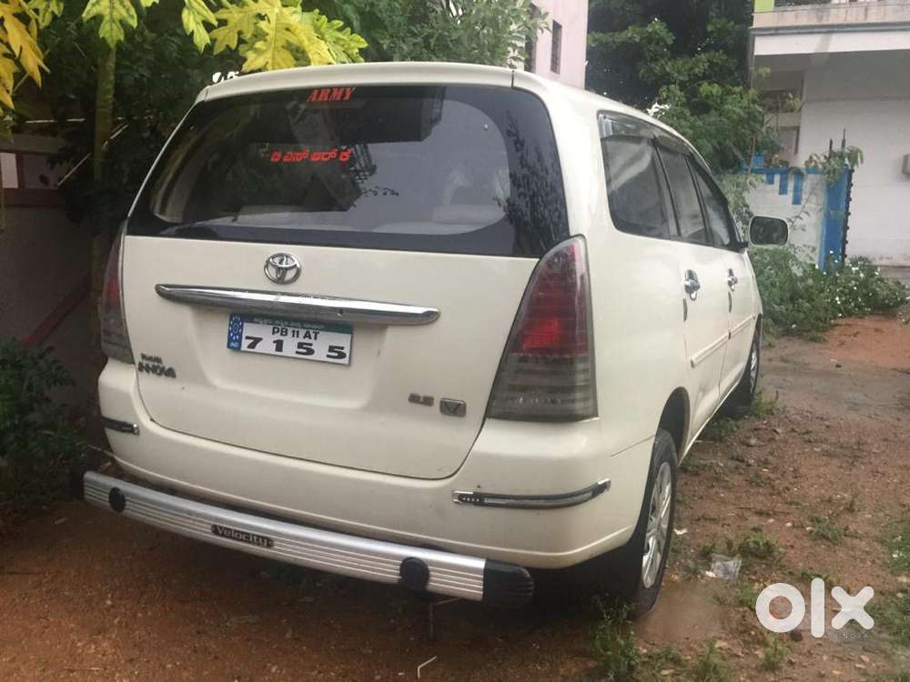 Toyota Innova 2007 Diesel 180000 Km Driven