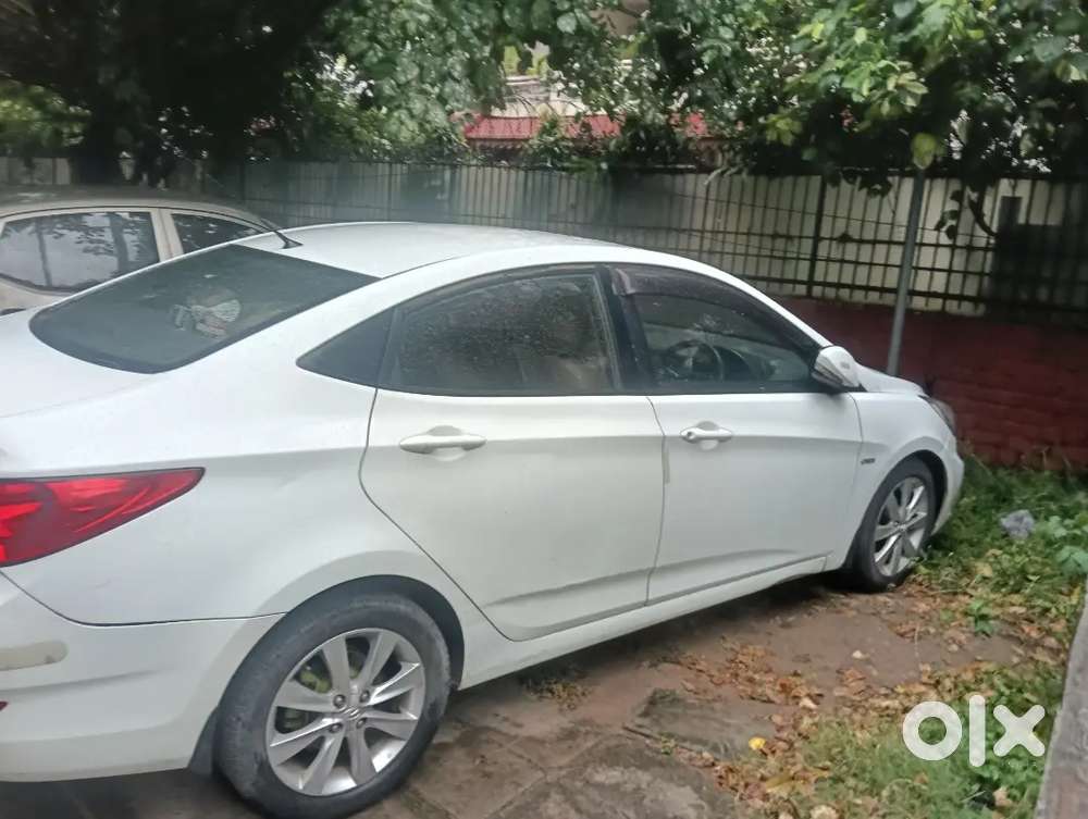 Hyundai Verna 1.6 Crdi 2011 Manual