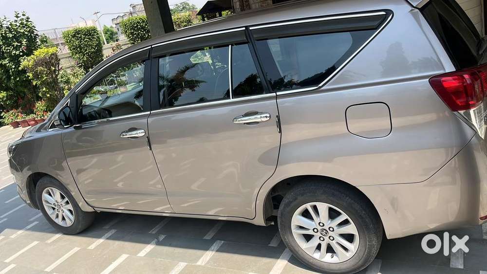 G-auto Innova Crysta