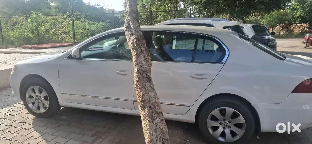 Skoda Superb 2011 Manual Car
