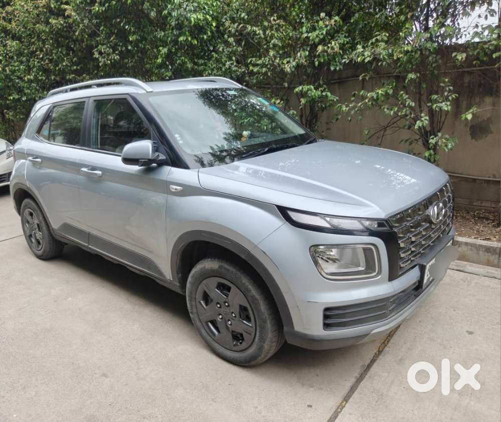 Hyundai Venue 1.2 S (o), 2023, Petrol