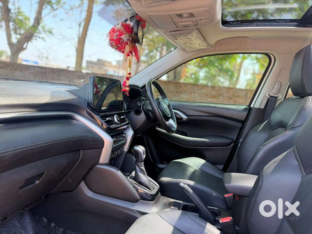 Toyota Urban Cruiser Hyryder 1.5 V Hybrid, 2023, Petrol