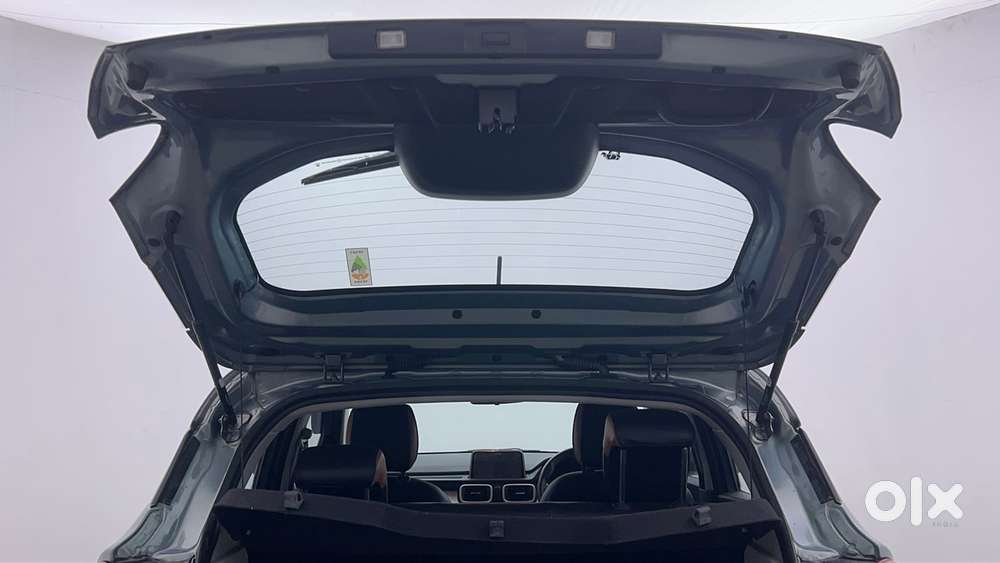 Tata Punch 1.2 Revotron Creative Amt Dual Tone, 2023, Petrol