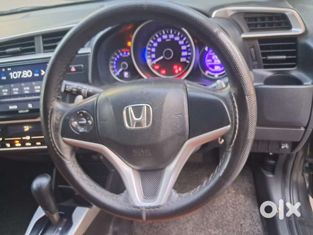 Honda Jazz V Automatic, 2016, Petrol