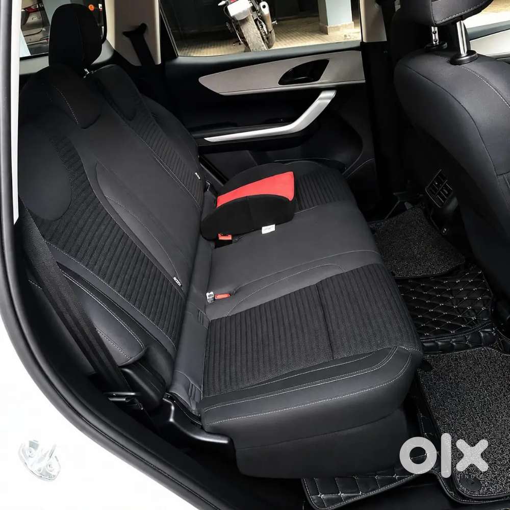 Mahindra Xuv700 Ax 2023