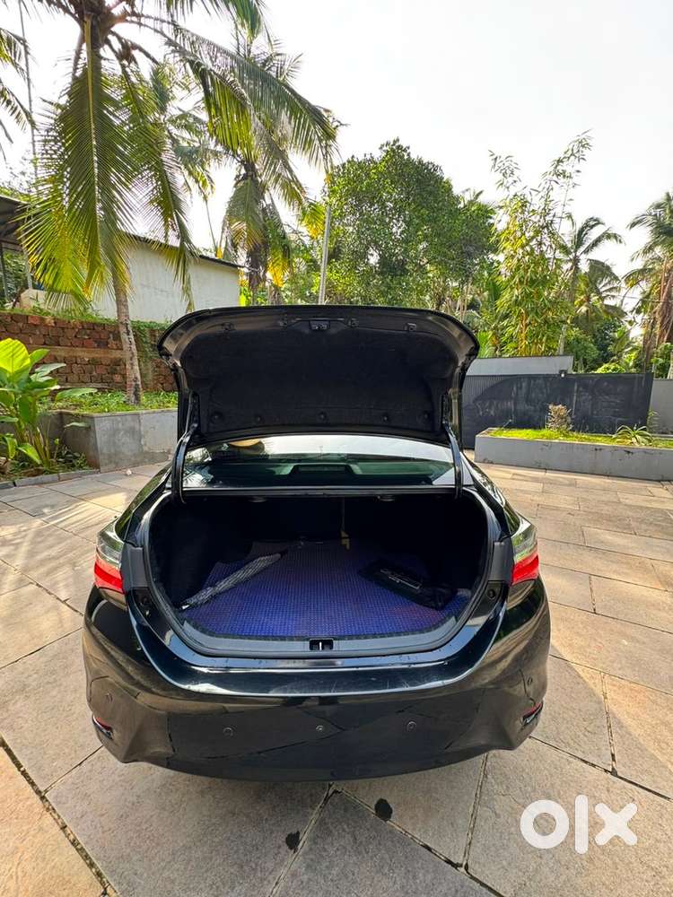 Toyota Corolla Altis Diesel Well Maintained 2017 Model