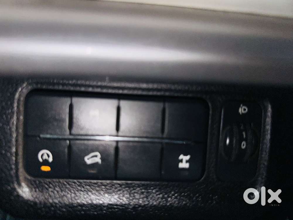Mahindra Xuv700 2.2 Ax 7 Diesel At Luxury Pack Str Awd, 2023, Diesel