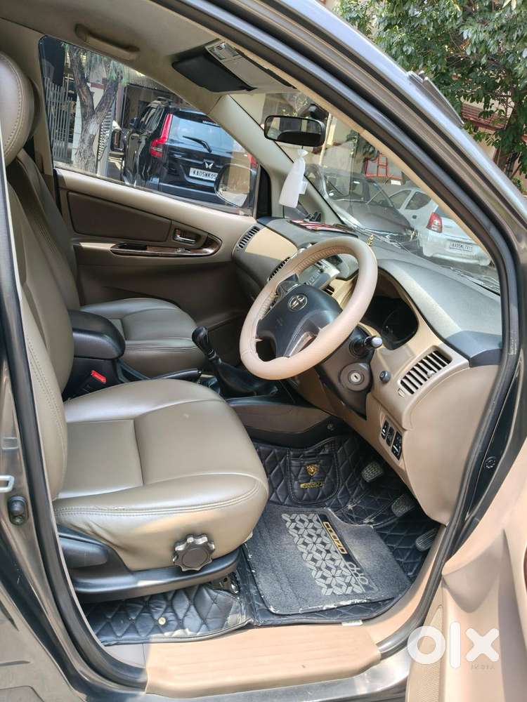 Toyota Innova 2.5 Vx 7 Seater Bs Iv, 2015, Diesel