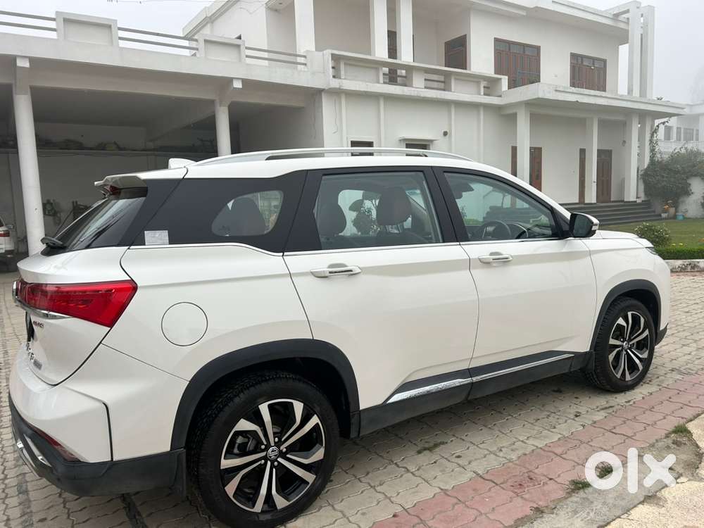 Mg Hector Plus 2023 Petrol 320000 Km Driven
