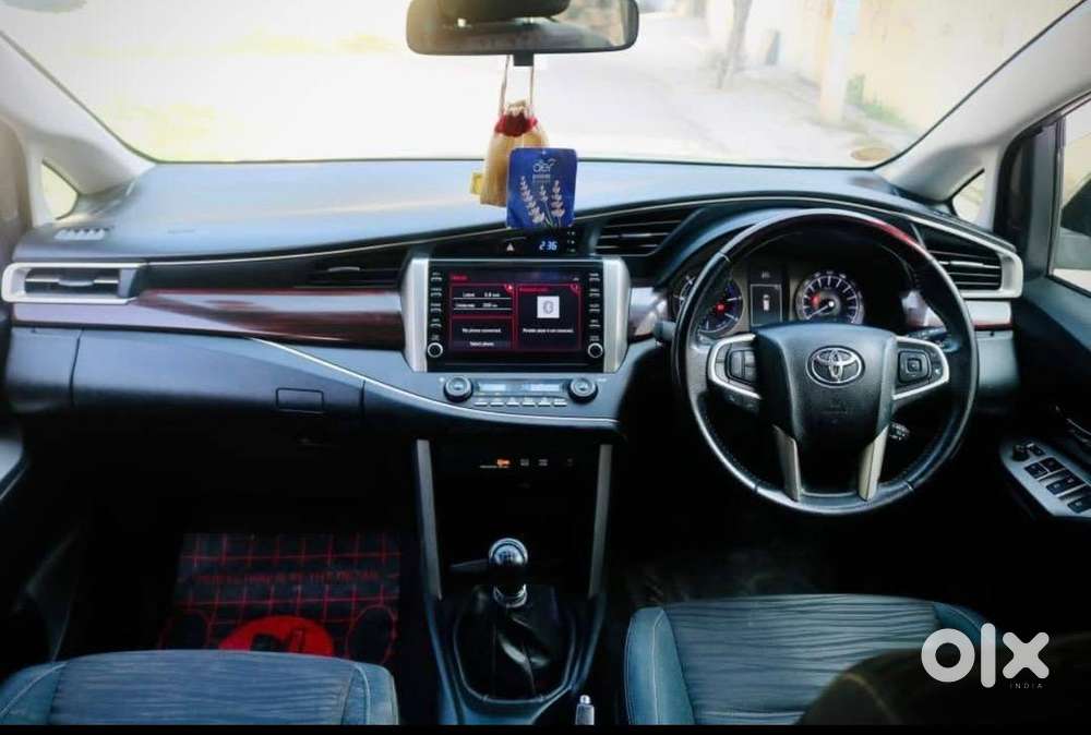 Innova Crysta  2.4v