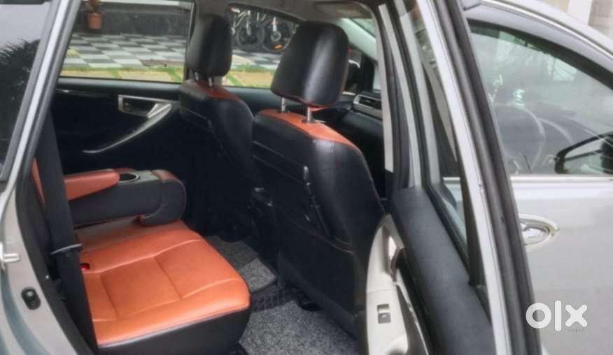 Toyota Innova Crysta 2.7 V, 2022, Petrol
