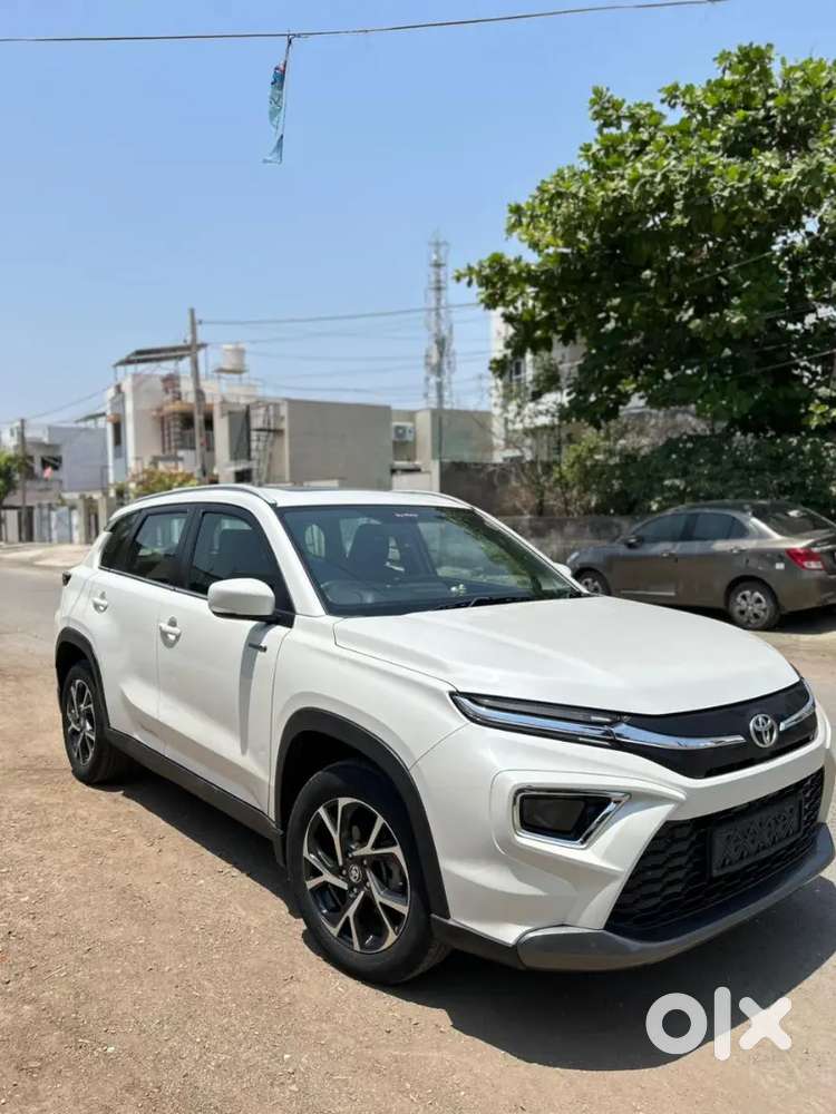 Toyota Urban Cruiser Hyryder 2023 Petrol Hybrid 74000 Km Driven