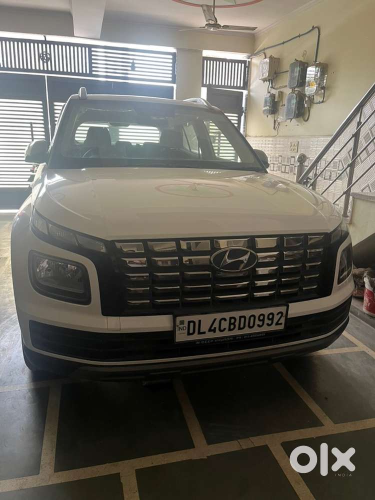 Hyundai Venue 2024 Petrol 18000 Km Driven