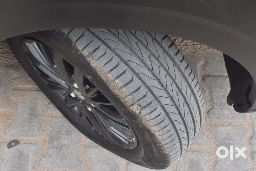 Maruti Suzuki Xl6 1.5 Alpha At, 2022, Petrol