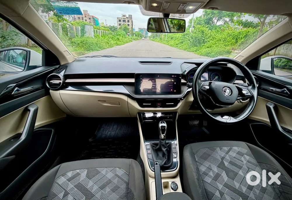 Skoda Slavia Ambition 1.0l Tsi At, 2022, Petrol