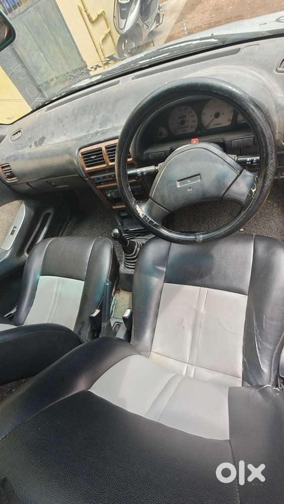 Maruti Suzuki Esteem 2002